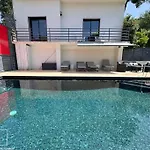 La Gacelyte Piscine Privee Joli Bas De *