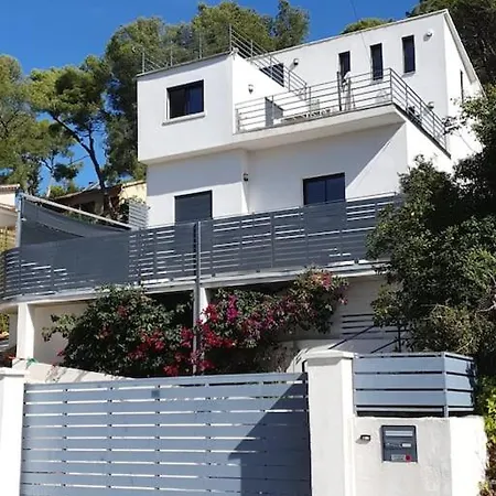 La Gacelyte Piscine Privee Joli Bas De Villa Carqueiranne